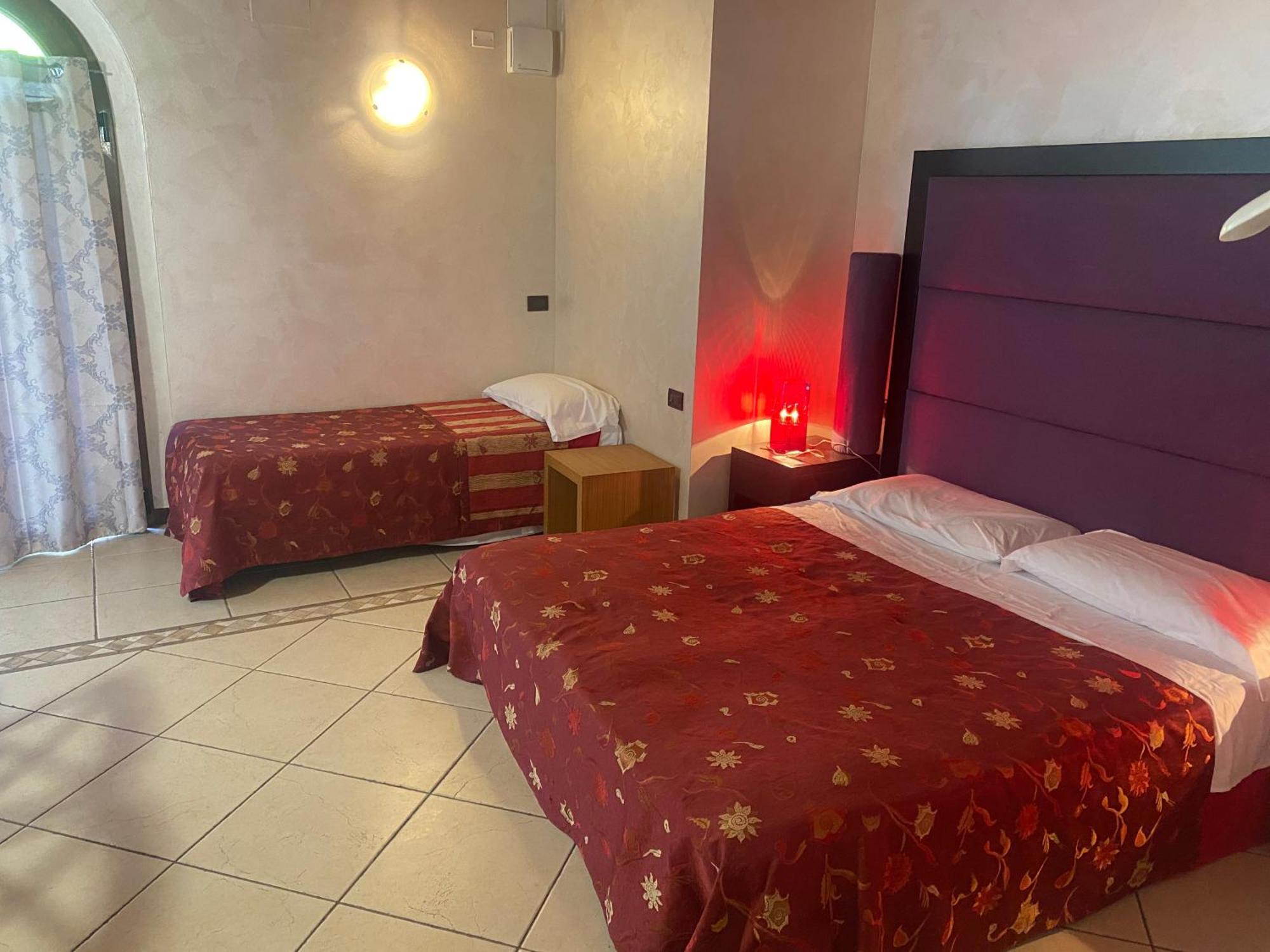 Albergo Le Piante Манерба-дель-Гарда Екстер'єр фото