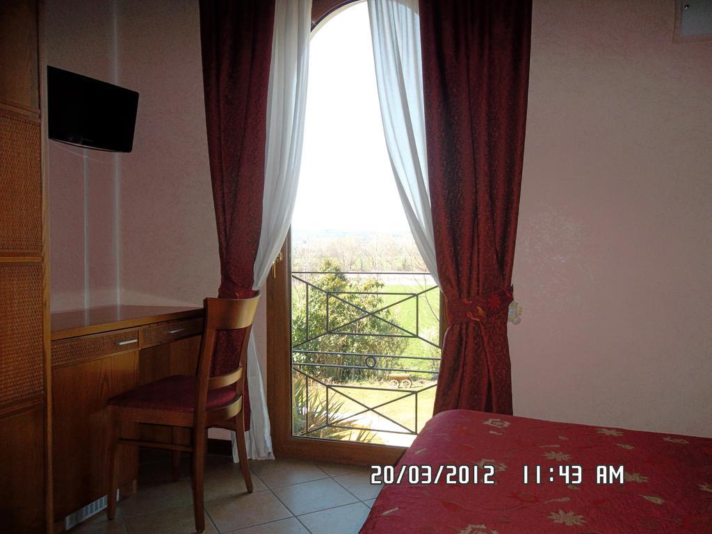 Albergo Le Piante Манерба-дель-Гарда Екстер'єр фото